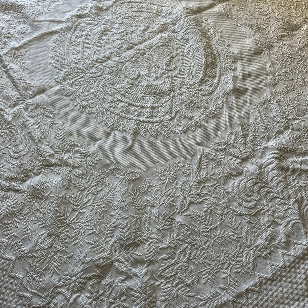 Ralph Lauren Queen Bedspread Cream Matelasse Floral Medallion Coverlet Off White